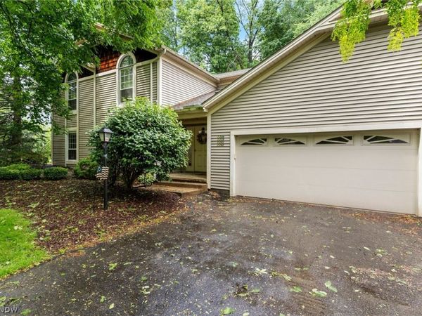 1338 Fox Run Drive , Youngstown, OH 44512