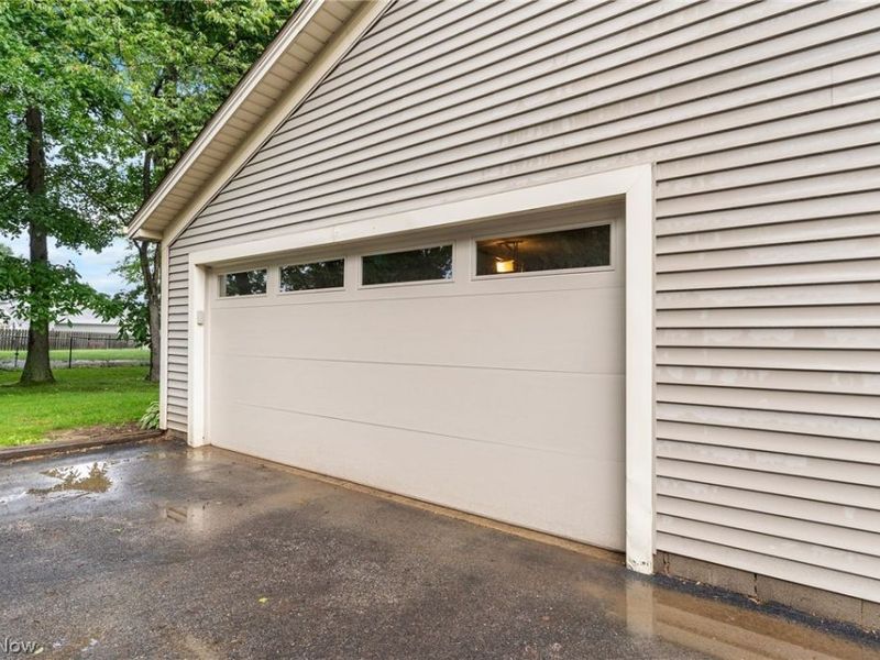 1338 Fox Run Drive, Youngstown, OH 44512 Photo 4
