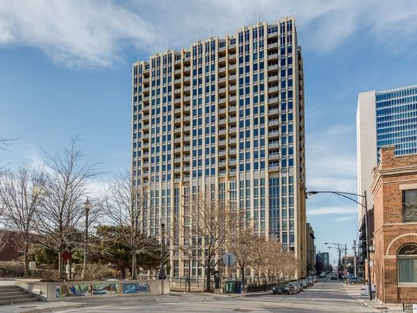 700 N Larrabee Street , Unit 1401, Chicago, IL 60654