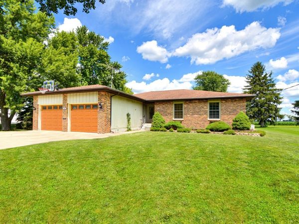 305 N Vermillion Street , Lexington, IL 61753