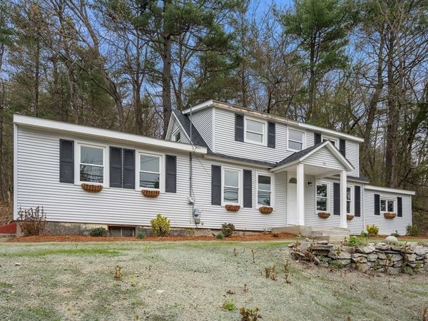 78 Pleasant St, Grafton, MA 01519