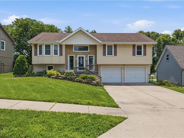 7309 Erika Court, Pleasant Valley, MO 64068