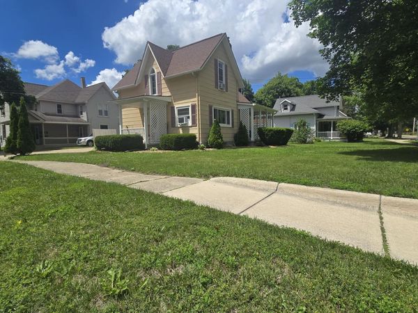 301 N Sheldon Street, Charlotte, MI 48813