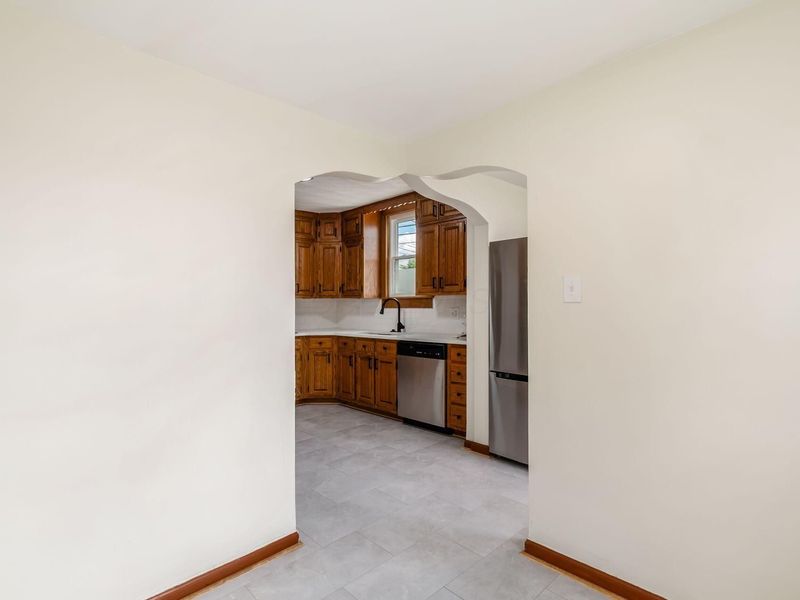 513 Binns Boulevard , Columbus, OH 43204 Photo 16