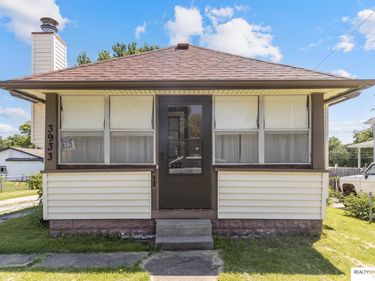 3933 X Street, Omaha, NE 68107