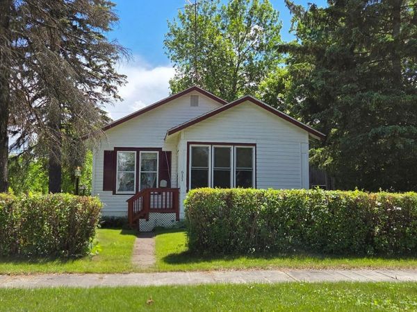 611 7th Street, International Falls, MN 56649
