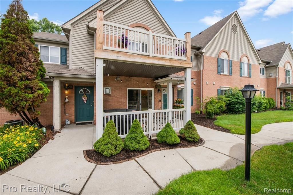 426 Marigold Circle, Westland, MI 48185 Main Photo