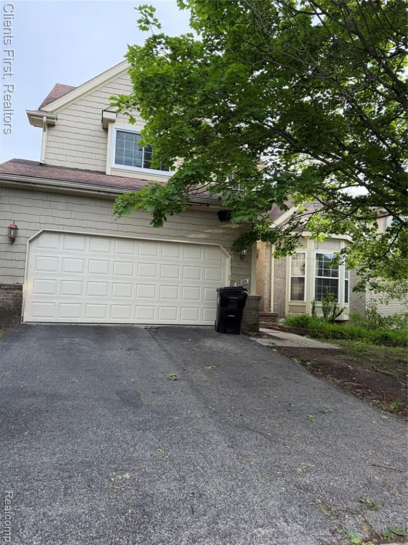35285 Pennington Drive, Farmington Hills, MI 48335 Main Photo