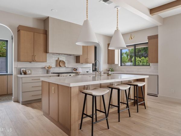 4035 E OSBORN Road, Phoenix, AZ 85018