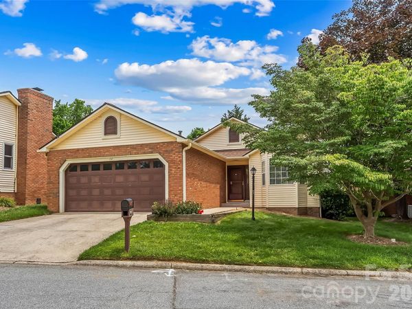 137 Exeter Court , Hendersonville, NC 28791