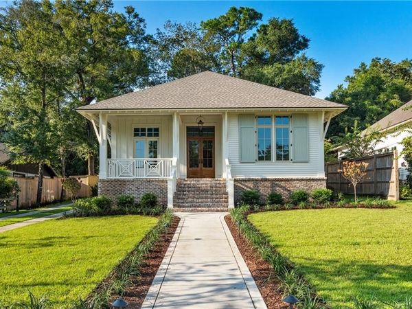 214 Tensaw Avenue, Fairhope, AL 36532