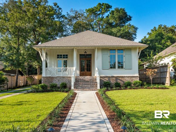 214 Tensaw Avenue, Fairhope, AL 36532