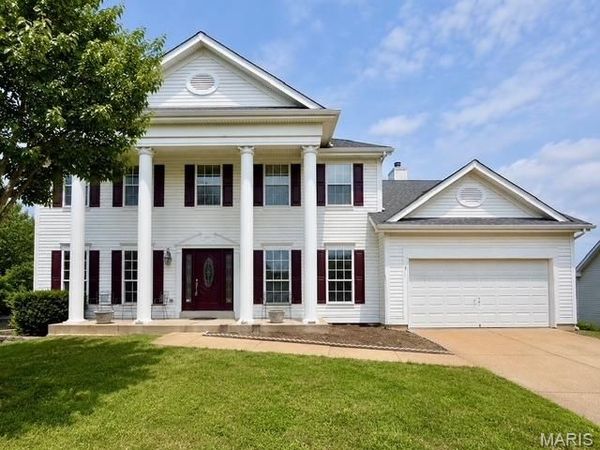 813 Arlington Glen Drive, Fenton, MO 63026