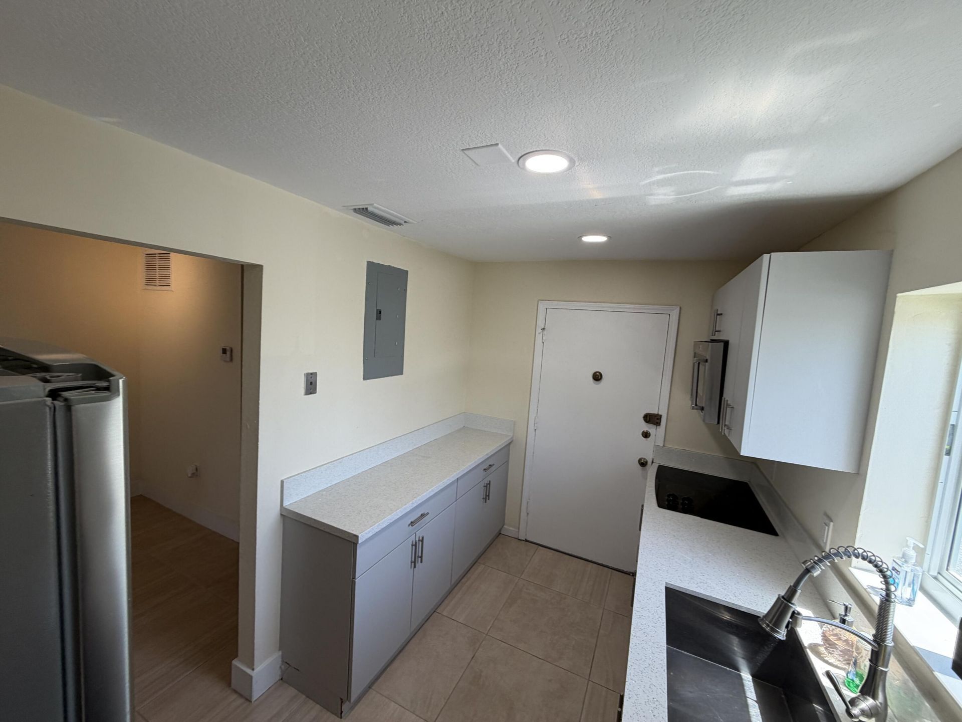 1020 94th Street, Unit 403, Bay Harbor Islands, FL 33154 Photo