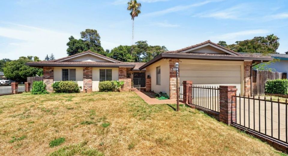 2615 Water Tree Way, Sacramento, CA 95826 Photo