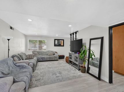 2615 Water Tree Way, Sacramento, CA 95826 Photo
