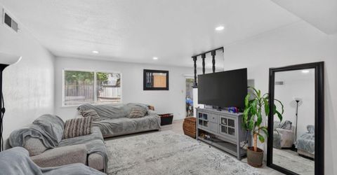 2615 Water Tree Way, Sacramento, CA 95826 Photo