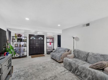 2615 Water Tree Way, Sacramento, CA 95826 Photo