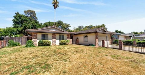 2615 Water Tree Way, Sacramento, CA 95826 Photo
