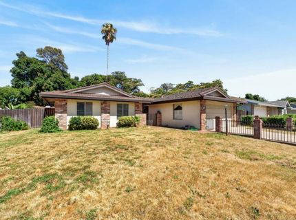 2615 Water Tree Way, Sacramento, CA 95826 Photo