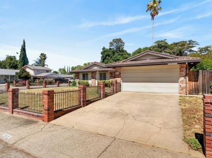2615 Water Tree Way, Sacramento, CA 95826 Photo
