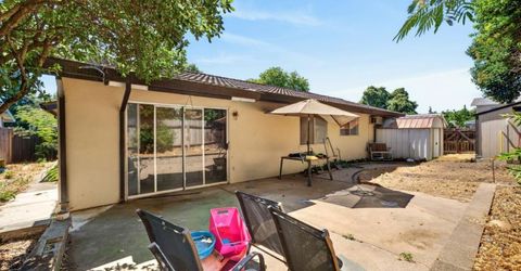 2615 Water Tree Way, Sacramento, CA 95826 Photo