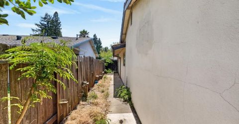 2615 Water Tree Way, Sacramento, CA 95826 Photo