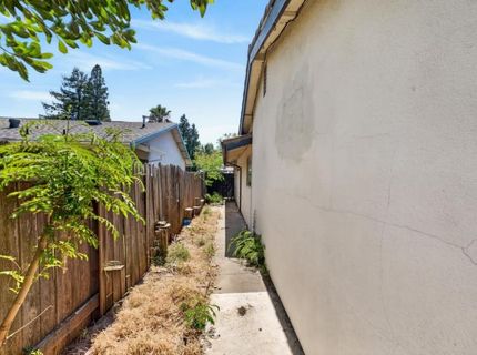 2615 Water Tree Way, Sacramento, CA 95826 Photo