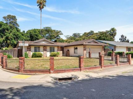 2615 Water Tree Way, Sacramento, CA 95826 Photo