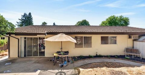 2615 Water Tree Way, Sacramento, CA 95826 Photo