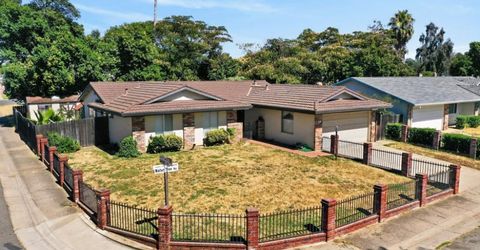 2615 Water Tree Way, Sacramento, CA 95826 Photo