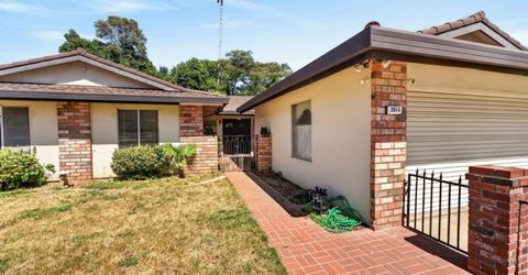 2615 Water Tree Way, Sacramento, CA 95826 Photo