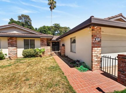 2615 Water Tree Way, Sacramento, CA 95826 Photo
