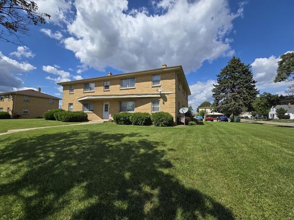 2410 W Howard AVENUE, Milwaukee, WI 53221