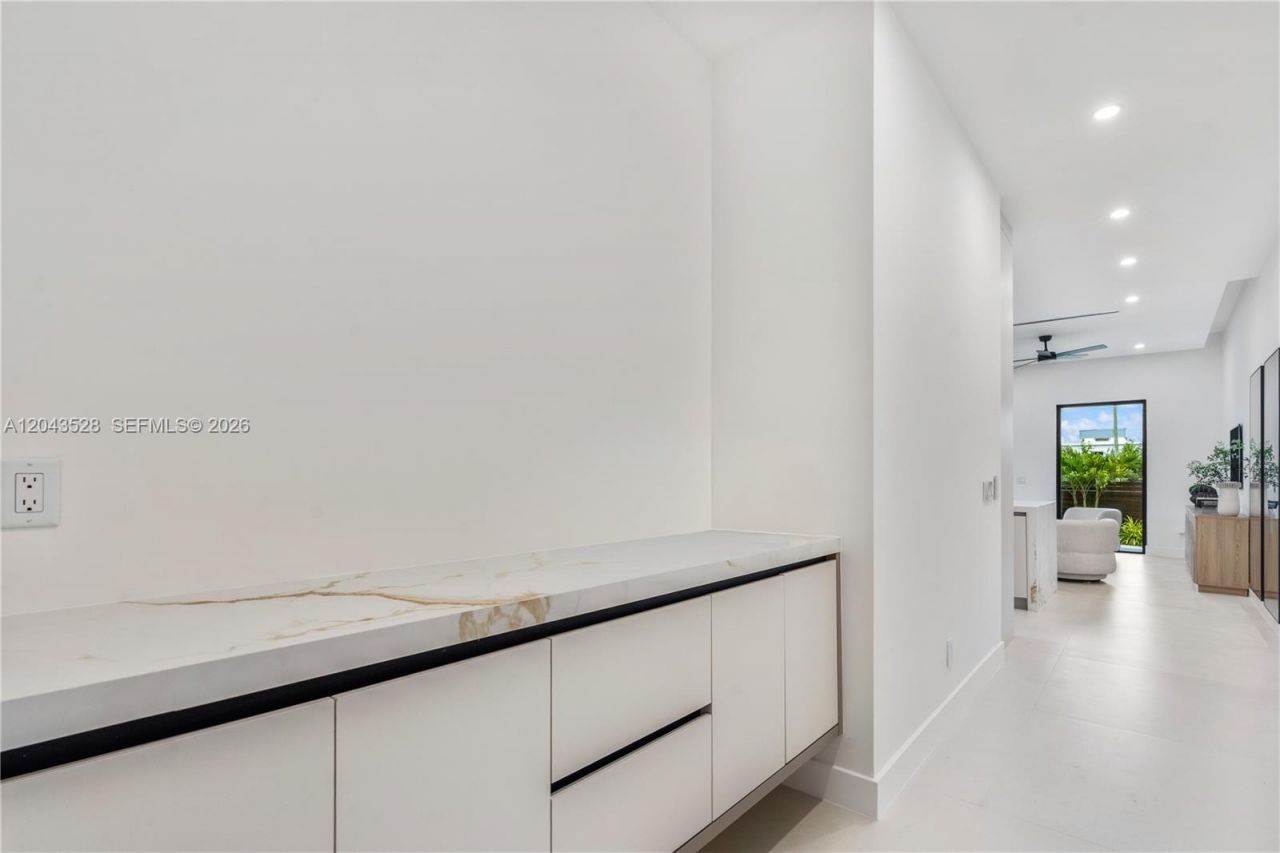1337 NE 13th Ave , Unit 1337, Fort Lauderdale, FL 33304 Photo