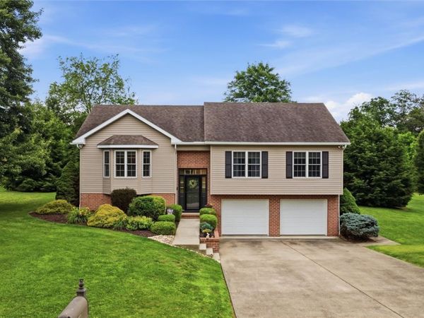 96 James St, Lemont Furnace, PA 15456