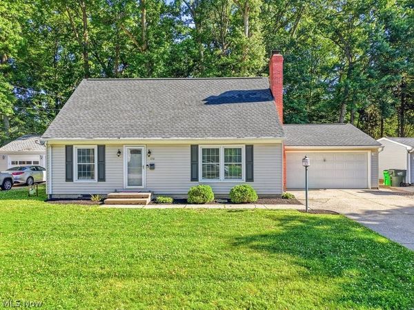 136 Pinehurst Road , Munroe Falls, OH 44262