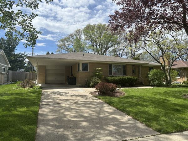 662 Garfield Avenue , Lake Bluff, IL 60044