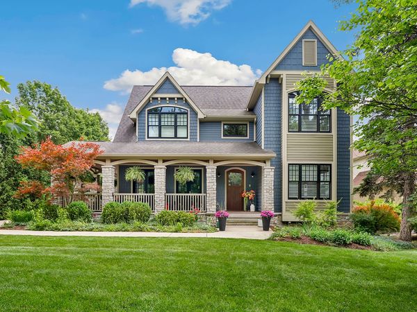 6421 Bentley Avenue , Willowbrook, IL 60527
