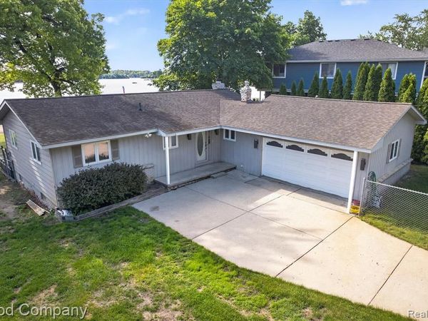 3161 Jackson Boulevard, Highland Twp, MI 48356