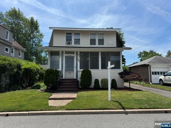 28 Van Houten Street, BERGENFIELD, NJ 07621
