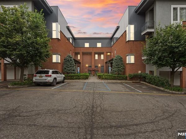 1600 Kaufer Lane 3, Unit 3, FORT LEE, NJ 07024