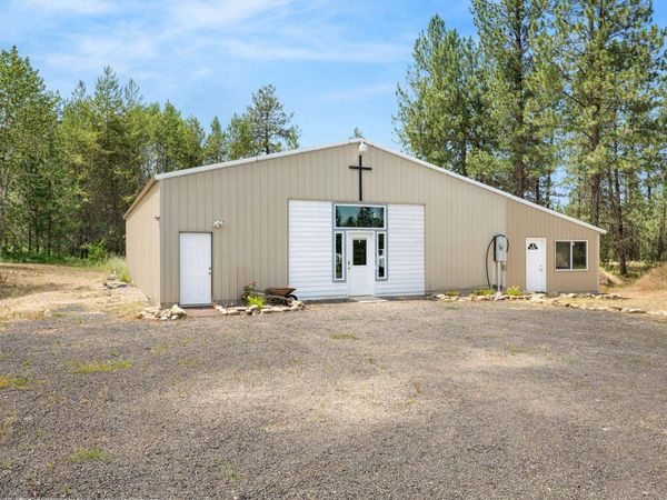 26811 N YALE Rd, Chattaroy, WA 99003