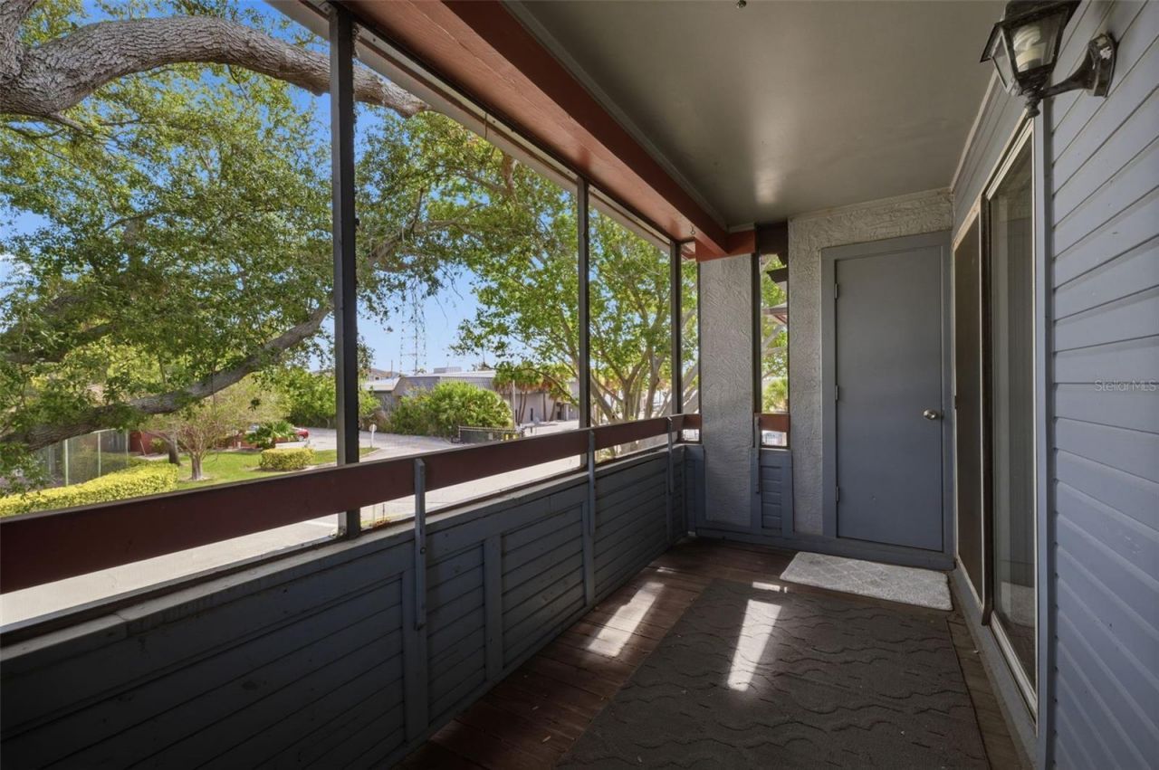 10263 Gandy Boulevard N, Unit 408, Saint Petersburg, FL 33702 Photo