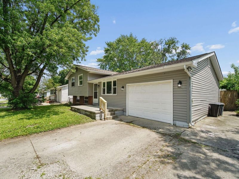 3255 Winding Creek Drive, Columbus, OH 43223 Photo 3