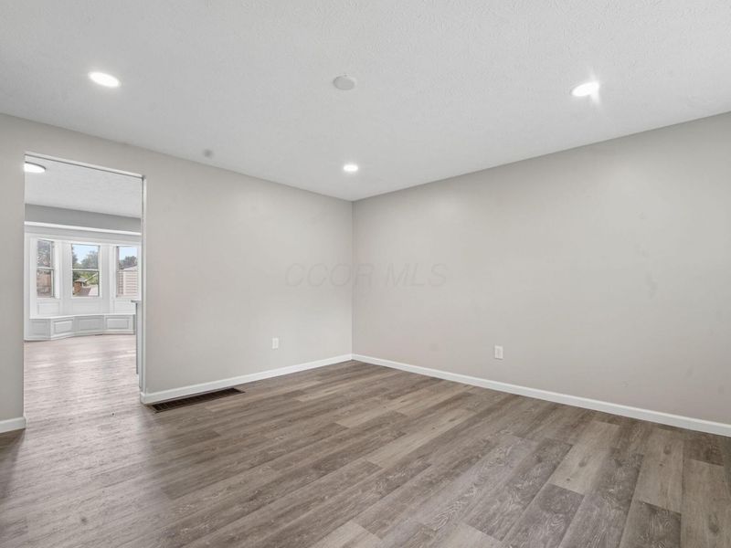 3255 Winding Creek Drive, Columbus, OH 43223 Photo 5