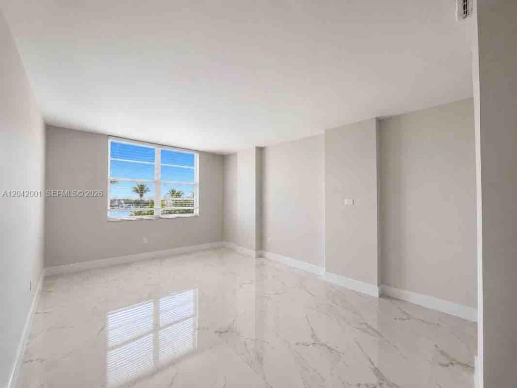 500 Bayview Dr, Unit 232, Sunny Isles Beach, FL 33160 Photo