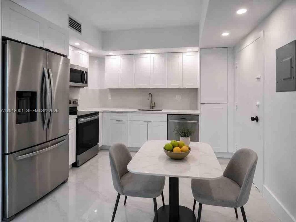 500 Bayview Dr, Unit 232, Sunny Isles Beach, FL 33160 Photo