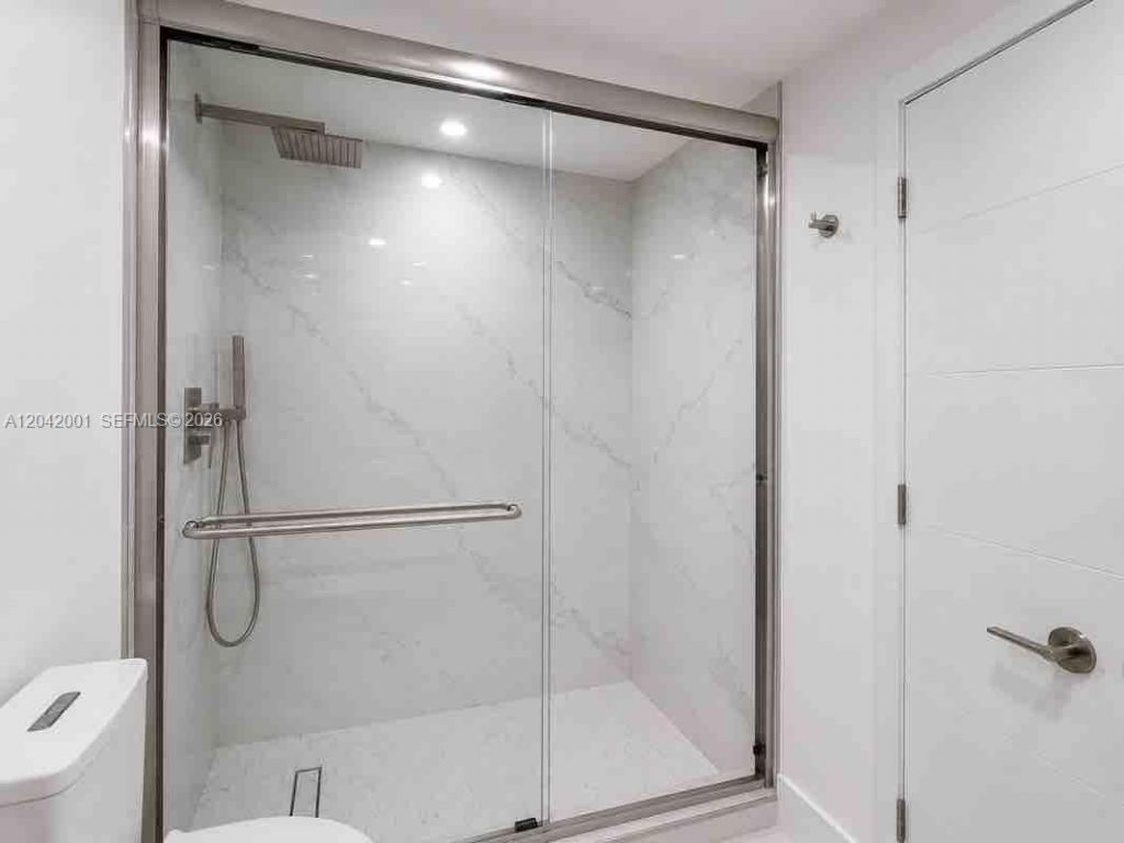 500 Bayview Dr, Unit 232, Sunny Isles Beach, FL 33160 Photo