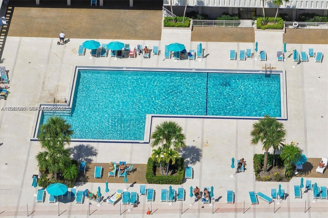 500 Bayview Dr, Unit 232, Sunny Isles Beach, FL 33160 Photo